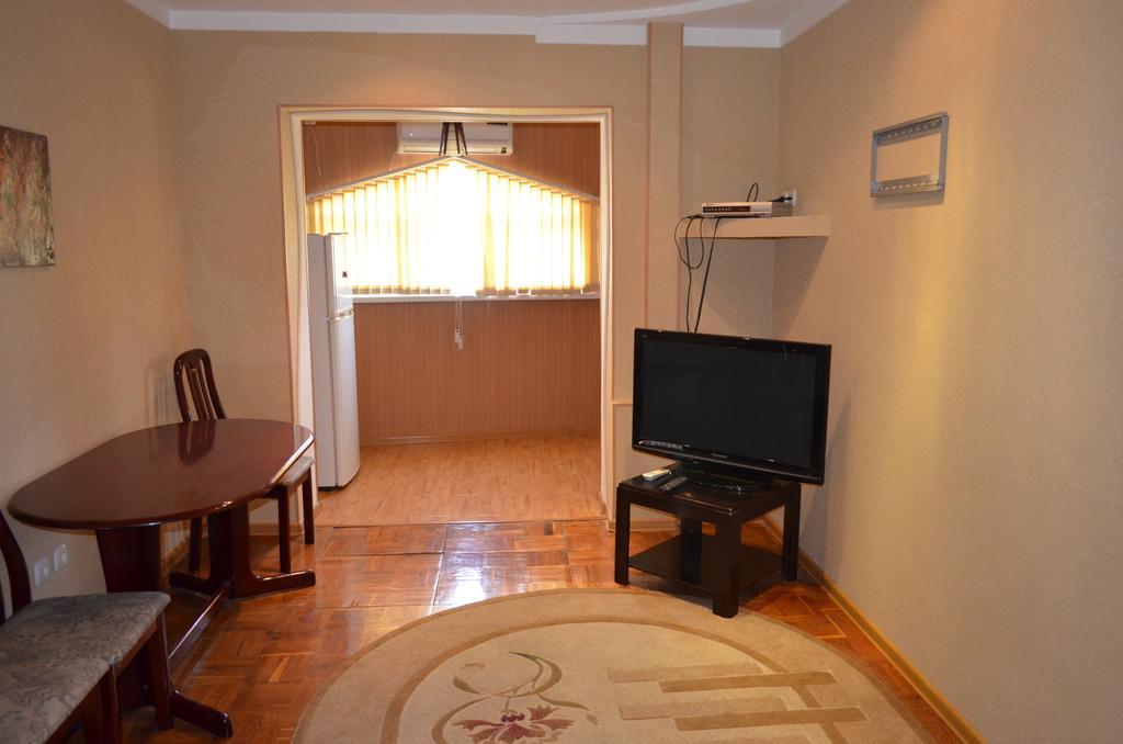 Apartment Near Rtsu Dushanbe Bilik gambar